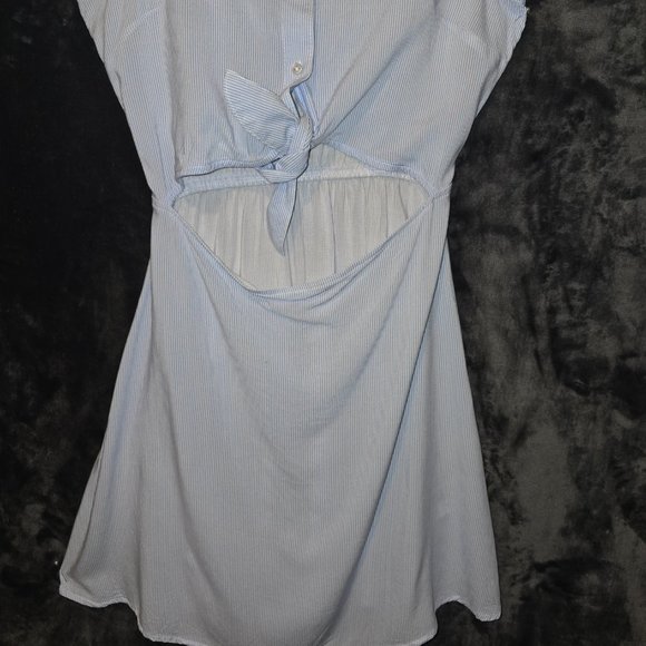 Divided Blue & White Striped Open Waist and Tie Button Up Dress Size 4 - Picture 4 of 8
